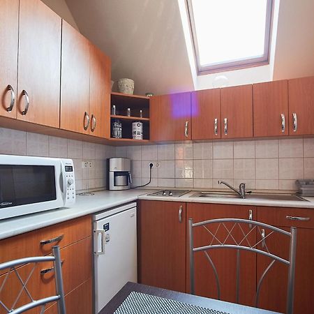 Lujza Apartman Goedoello Apartment Bagian luar foto
