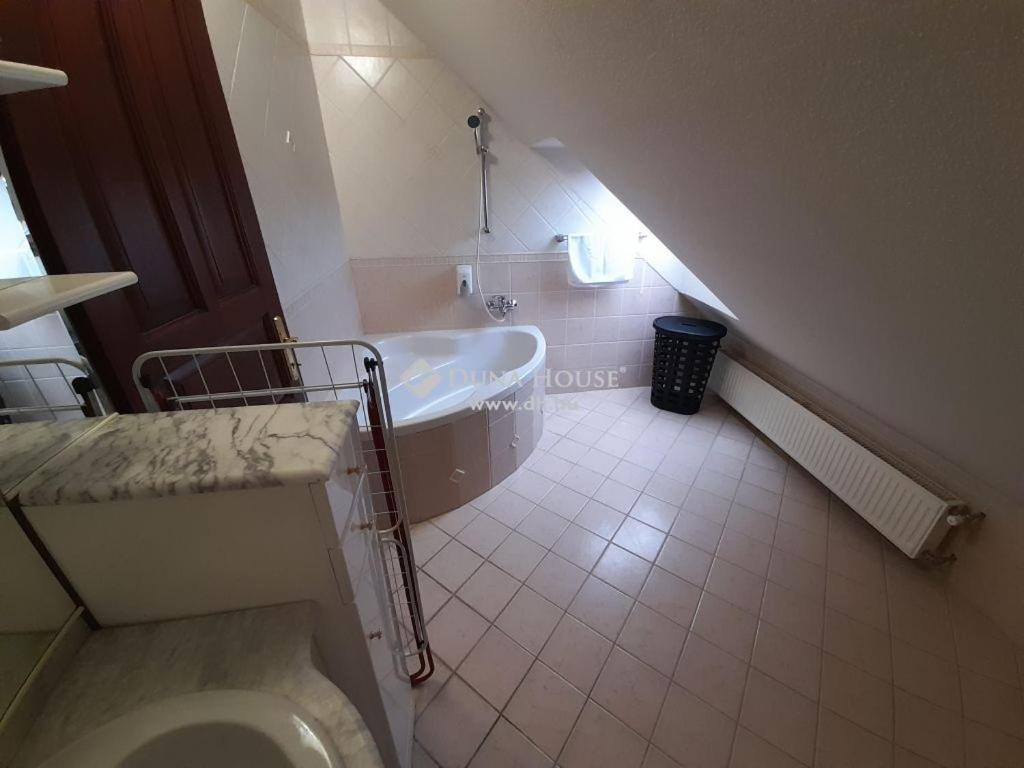 Lujza Apartman Goedoello Apartment Bagian luar foto