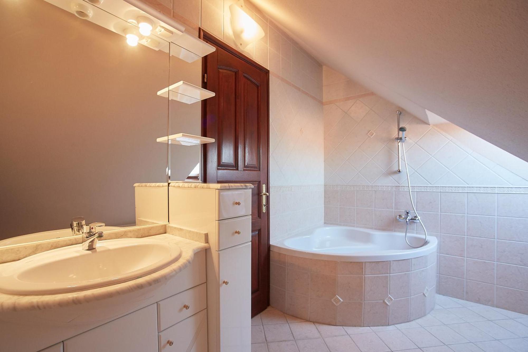 Lujza Apartman Goedoello Apartment Bagian luar foto