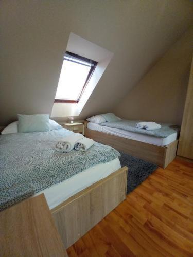 Lujza Apartman Goedoello Apartment Bagian luar foto